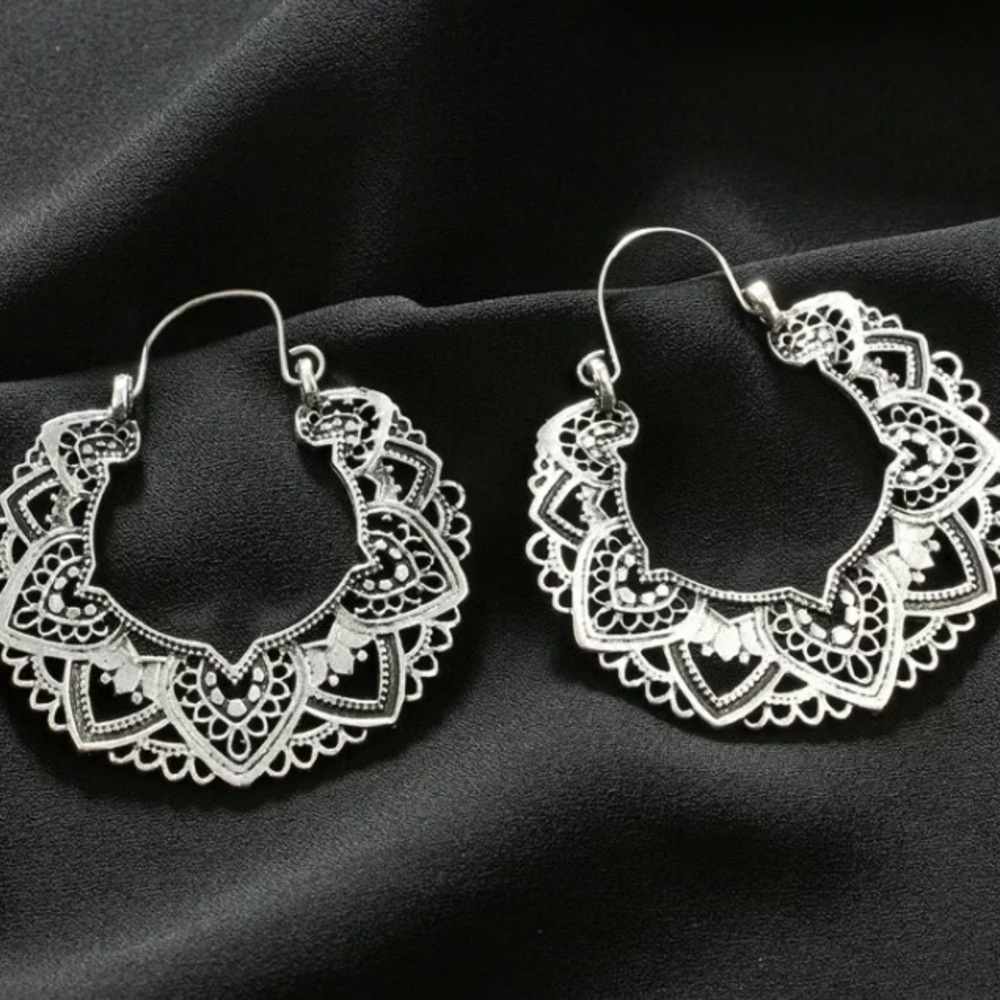 Antique style earrings